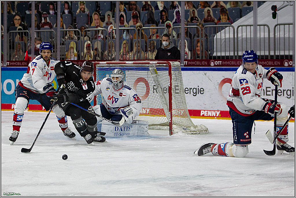 PENNY DEL;  Koelner Haie - Adler Mannheim; Koeln, 08.04.2021